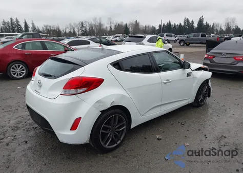 2016 Hyundai Veloster z USA, uszkodzony, nr VIN KMHTC6AD5GU261065